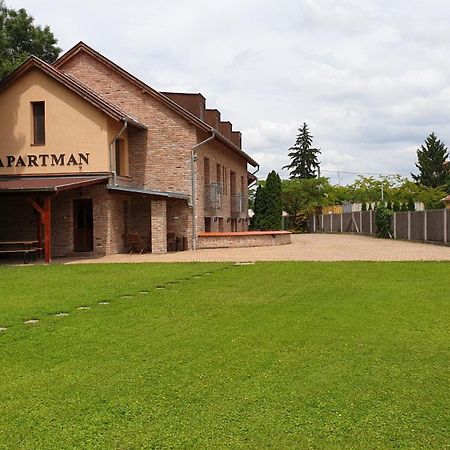 Gyulai Fuerdoe Apartman Екстериор снимка