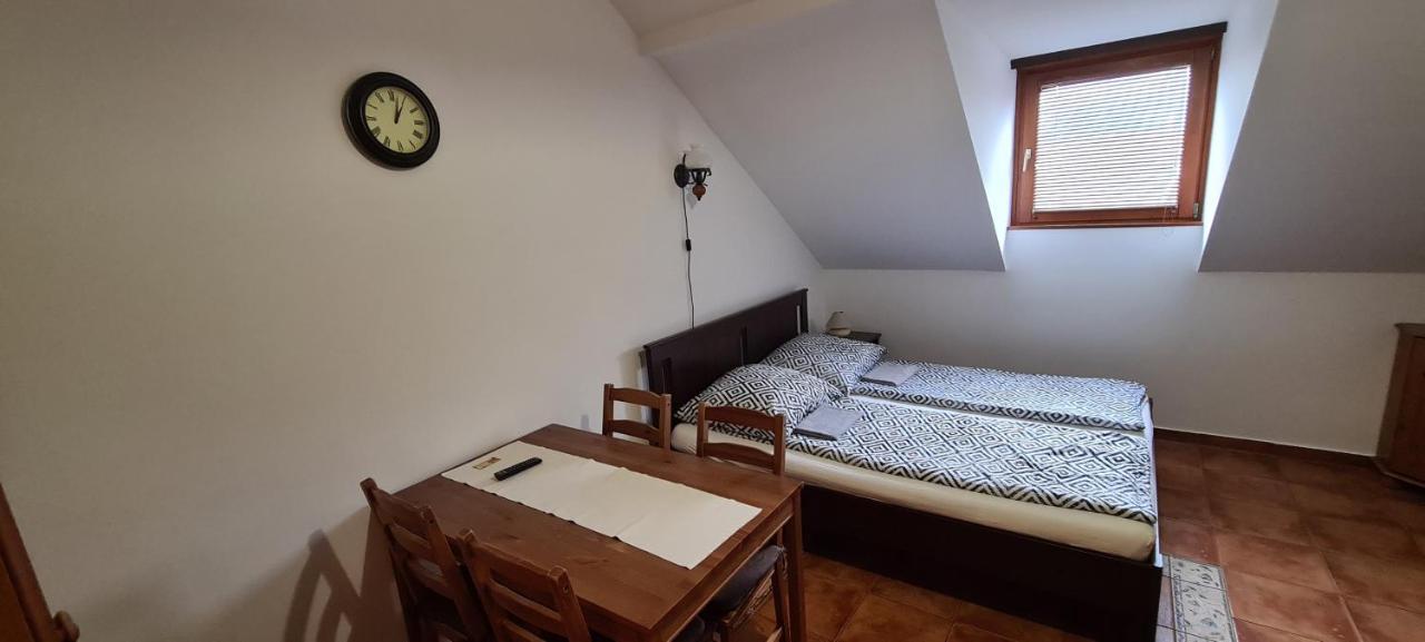 Gyulai Fuerdoe Apartman Екстериор снимка