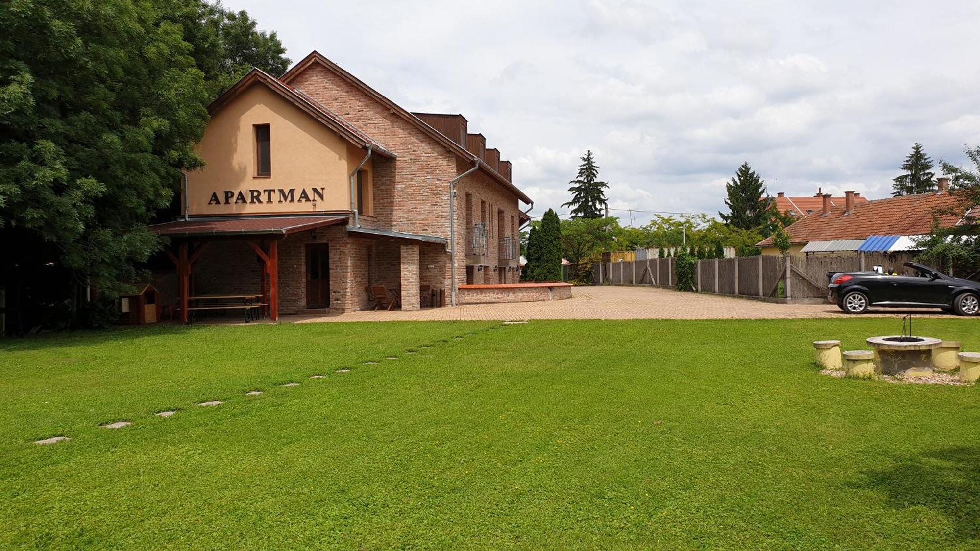 Gyulai Fuerdoe Apartman Екстериор снимка
