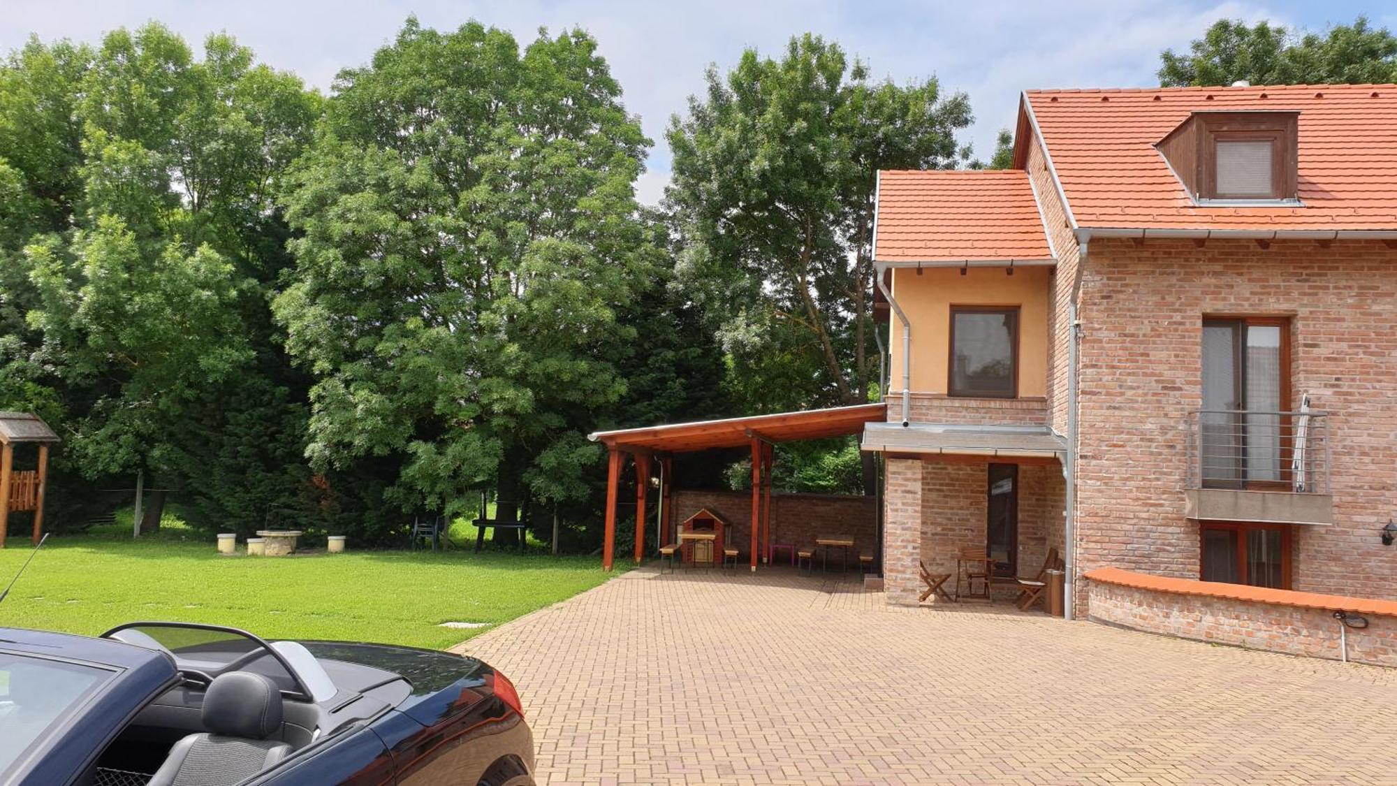 Gyulai Fuerdoe Apartman Екстериор снимка